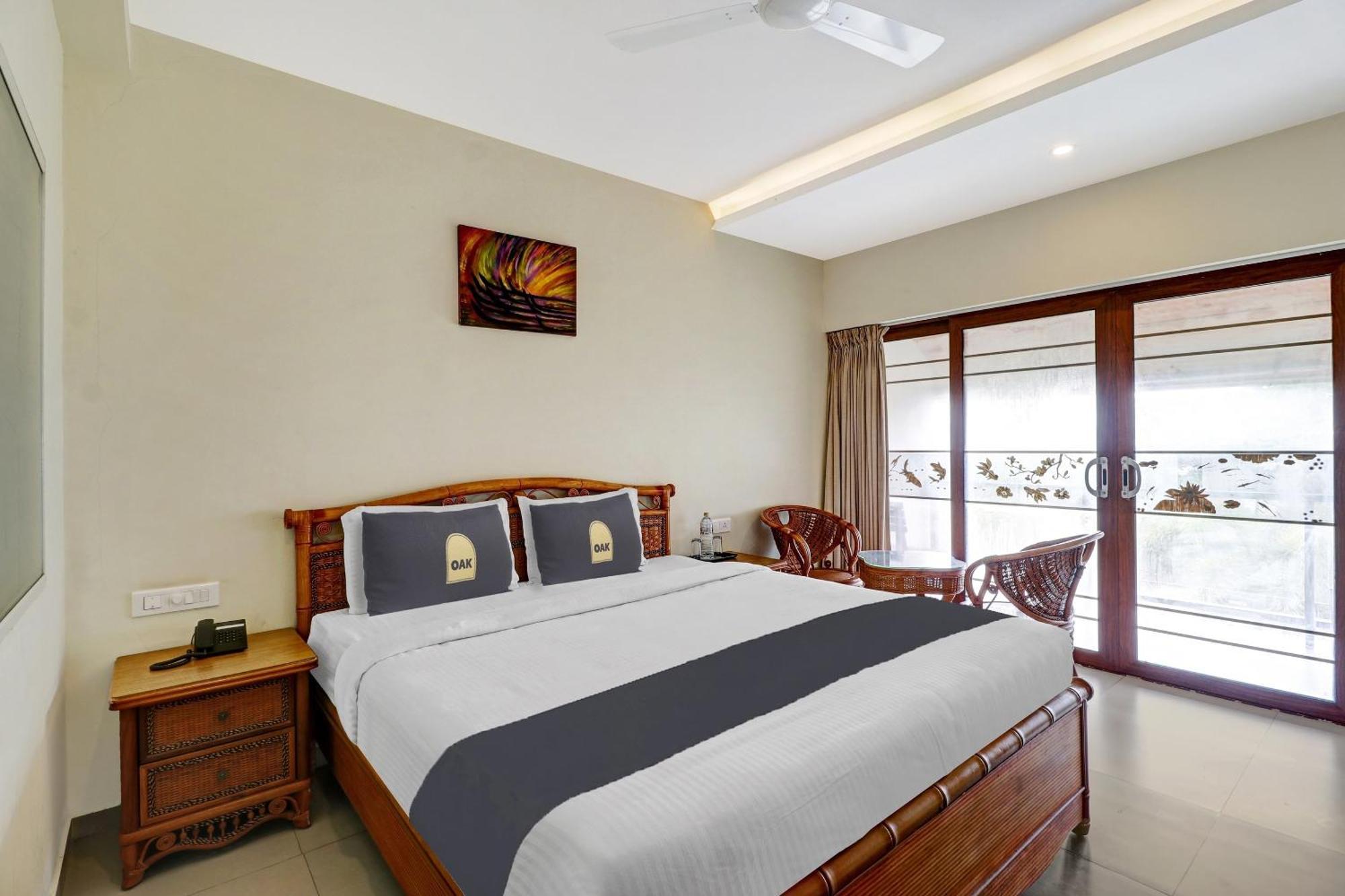 Townhouse Oak Edassery'S Sealine Villa Stay Kochi Exterior photo