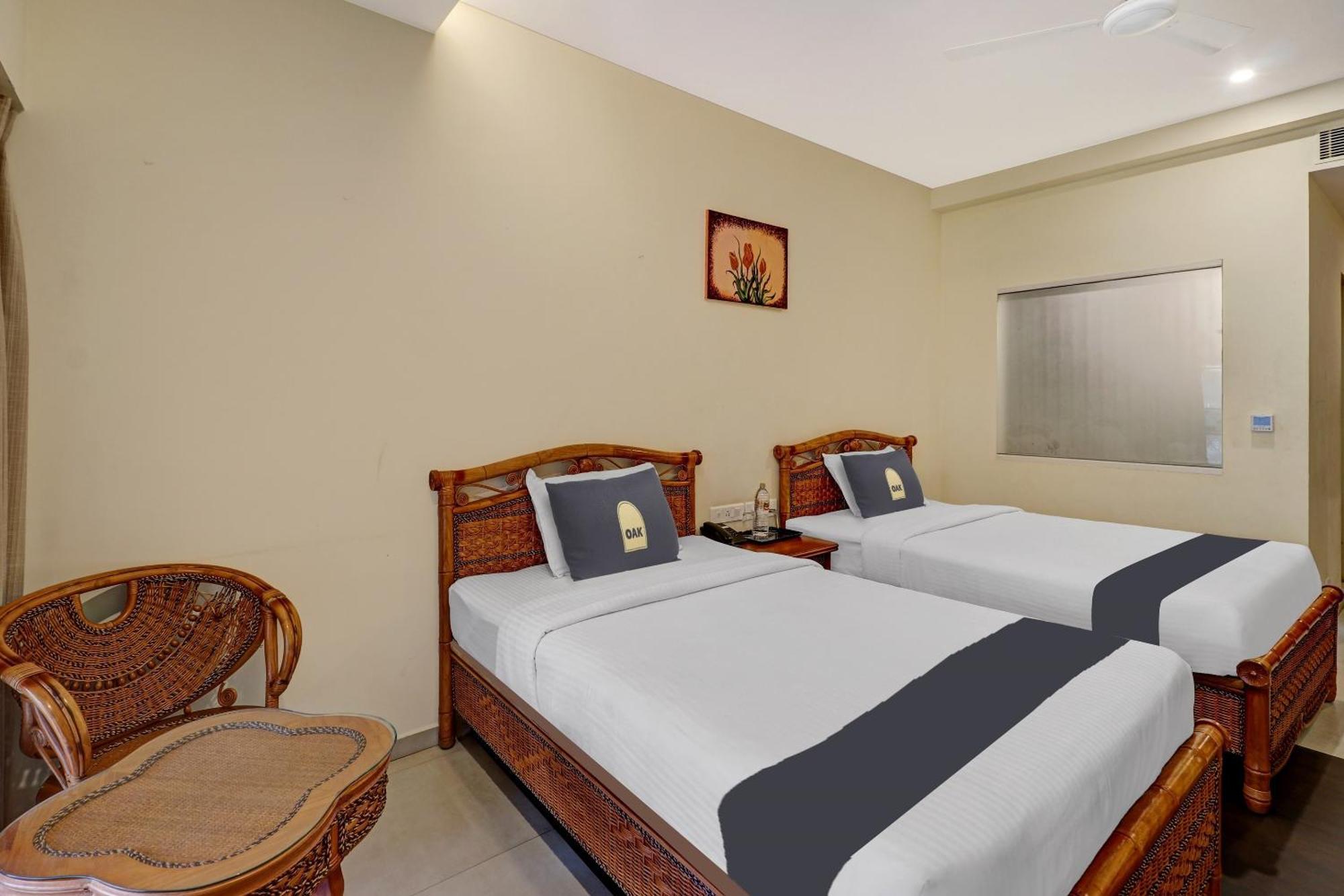Townhouse Oak Edassery'S Sealine Villa Stay Kochi Exterior photo