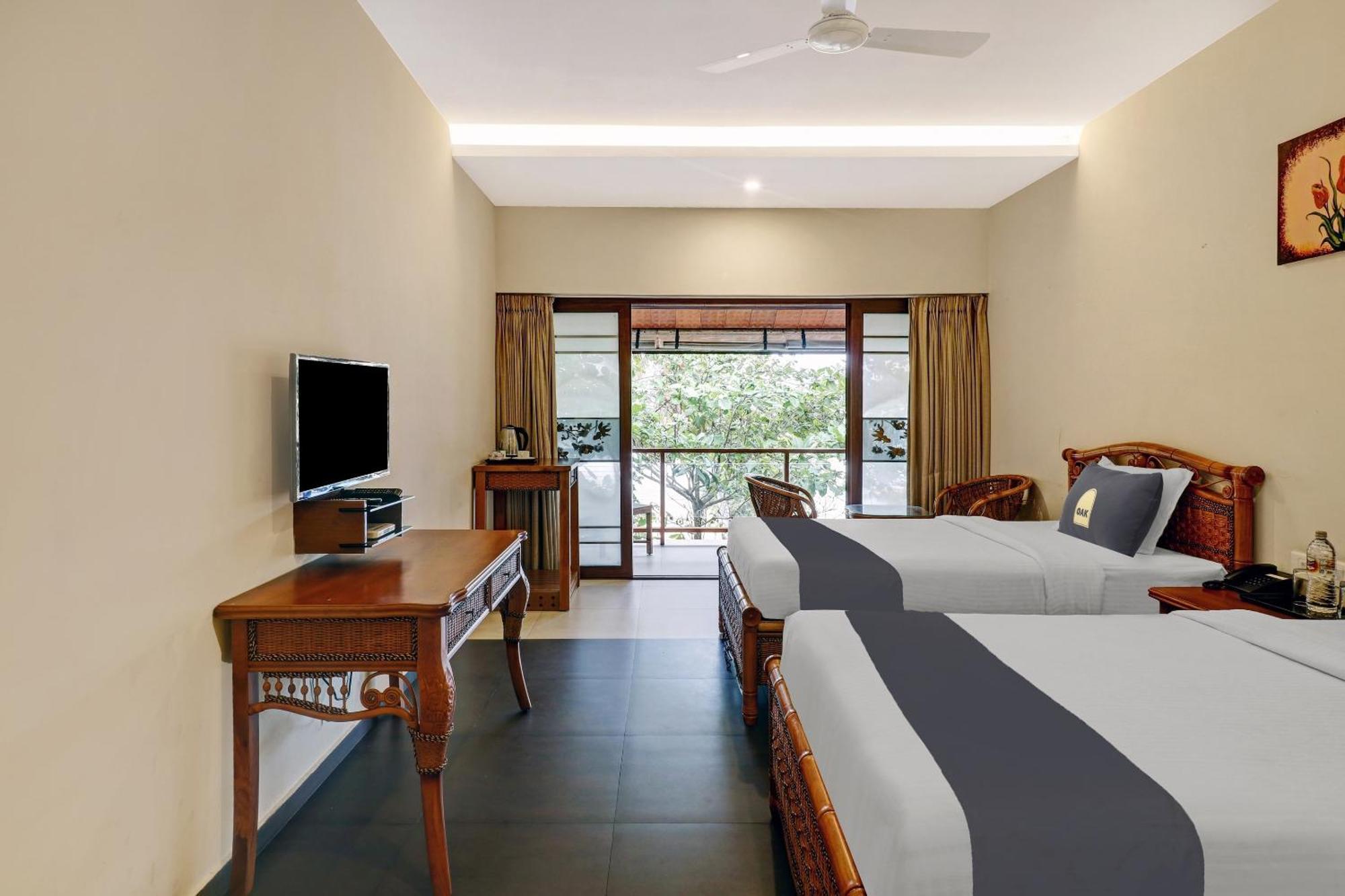 Townhouse Oak Edassery'S Sealine Villa Stay Kochi Exterior photo