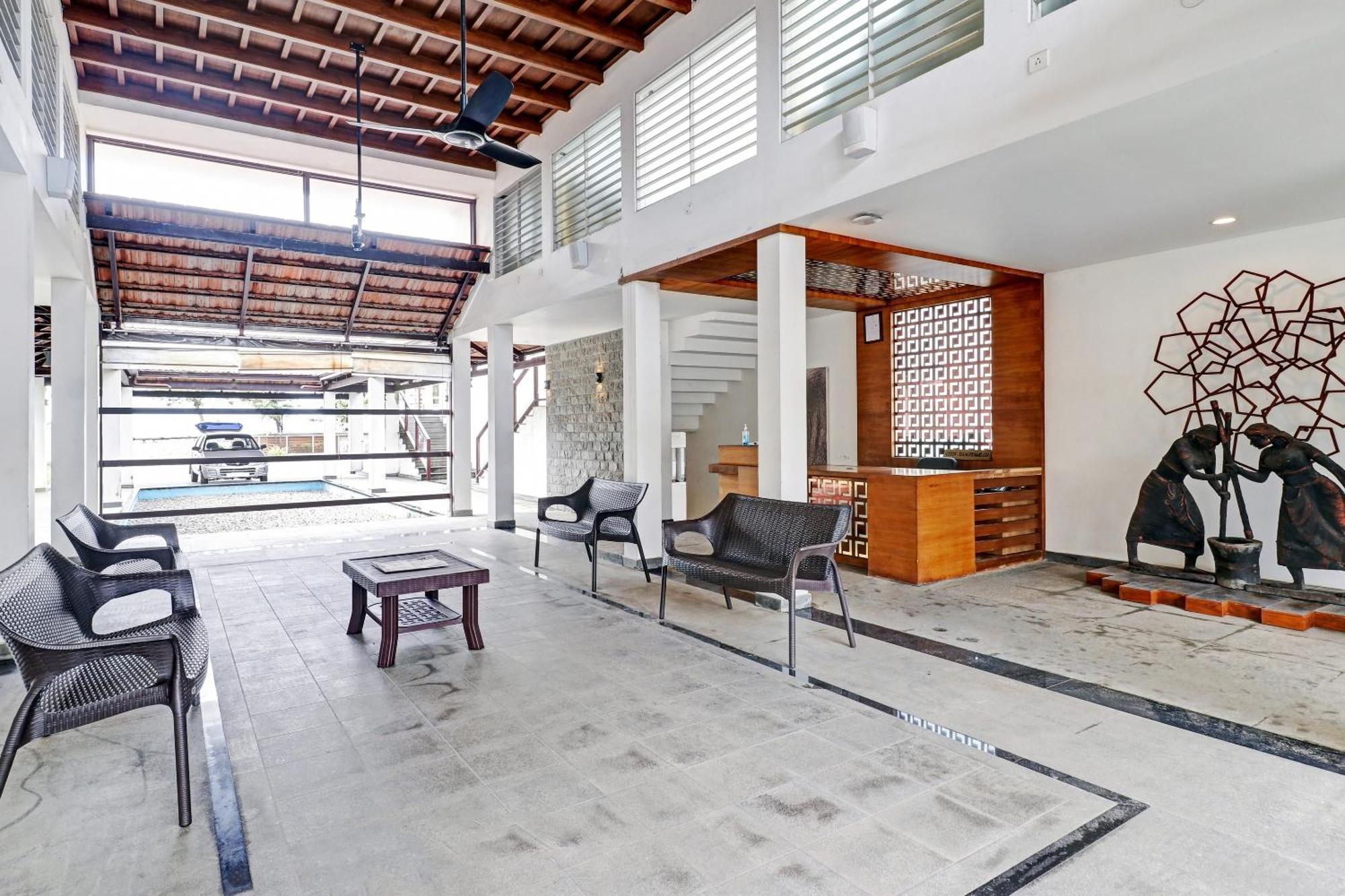 Townhouse Oak Edassery'S Sealine Villa Stay Kochi Exterior photo