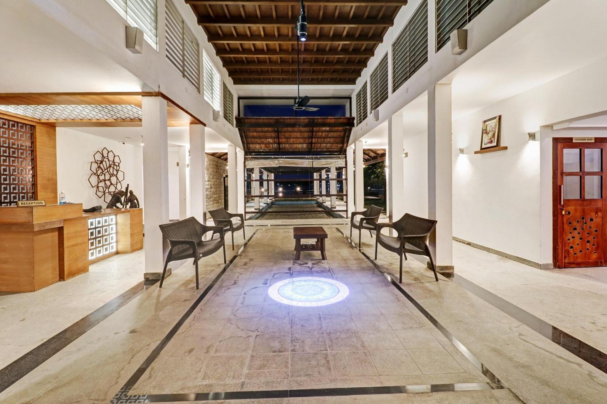 Townhouse Oak Edassery'S Sealine Villa Stay Kochi Exterior photo