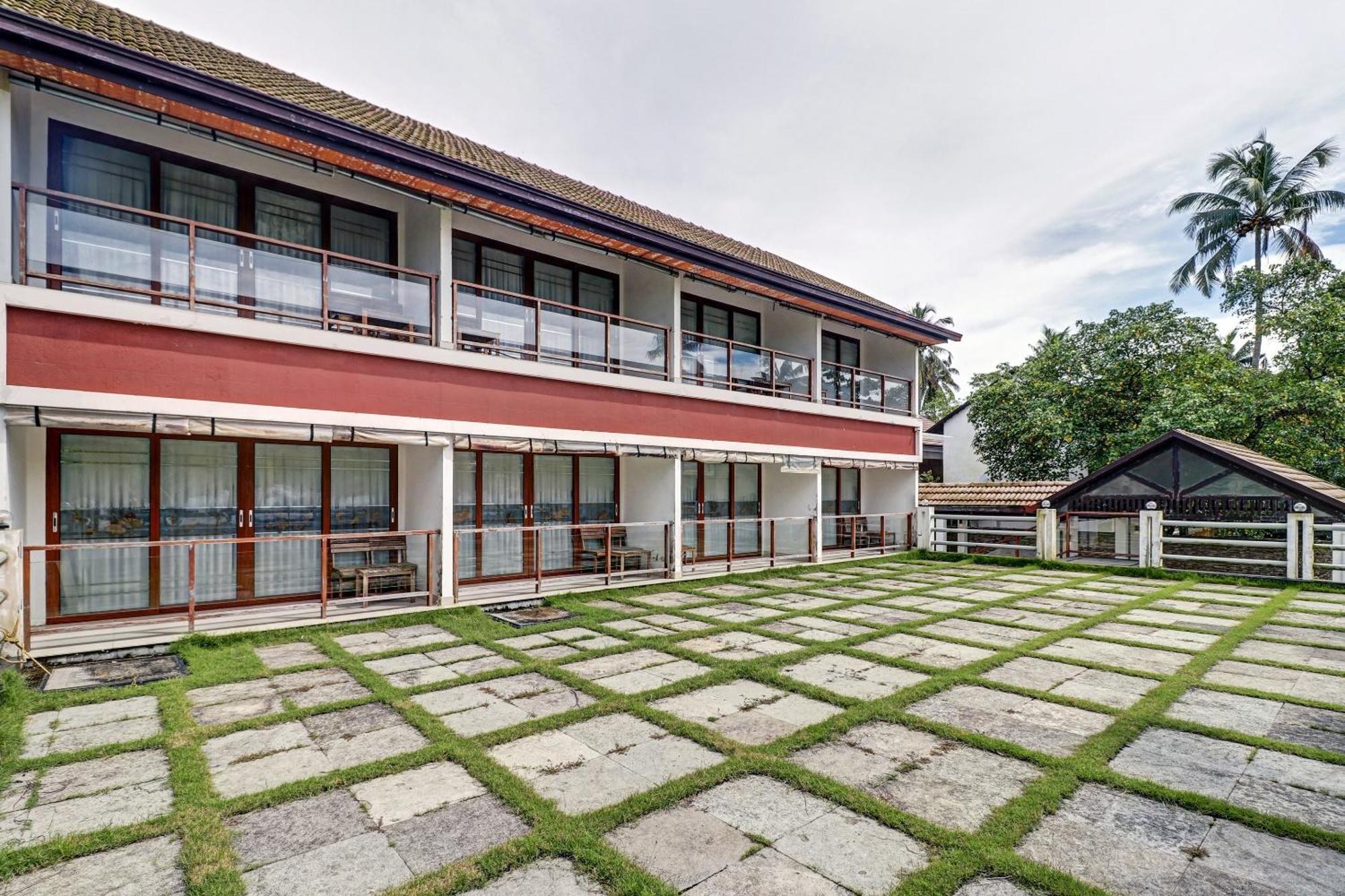 Townhouse Oak Edassery'S Sealine Villa Stay Kochi Exterior photo