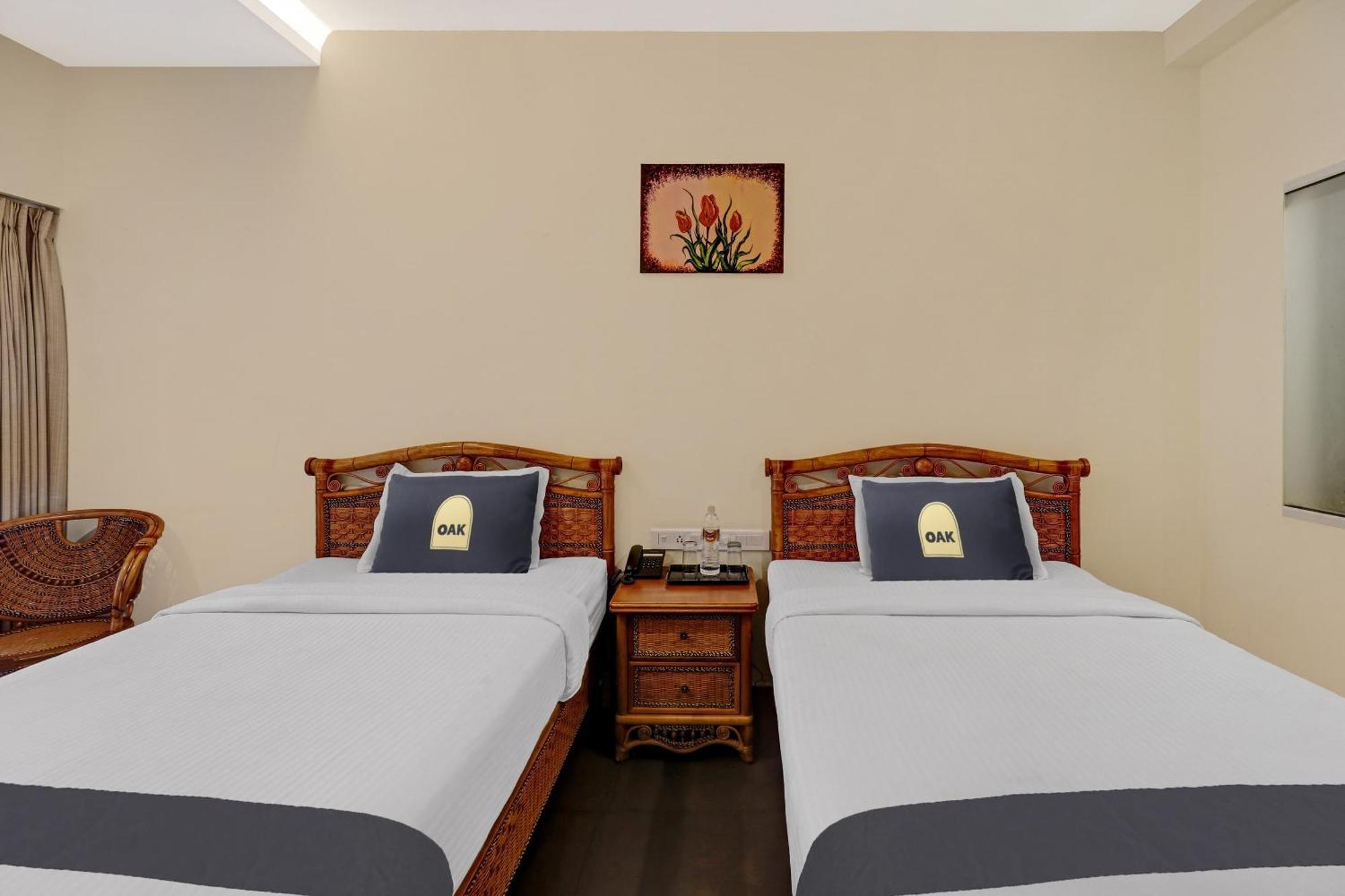 Townhouse Oak Edassery'S Sealine Villa Stay Kochi Exterior photo