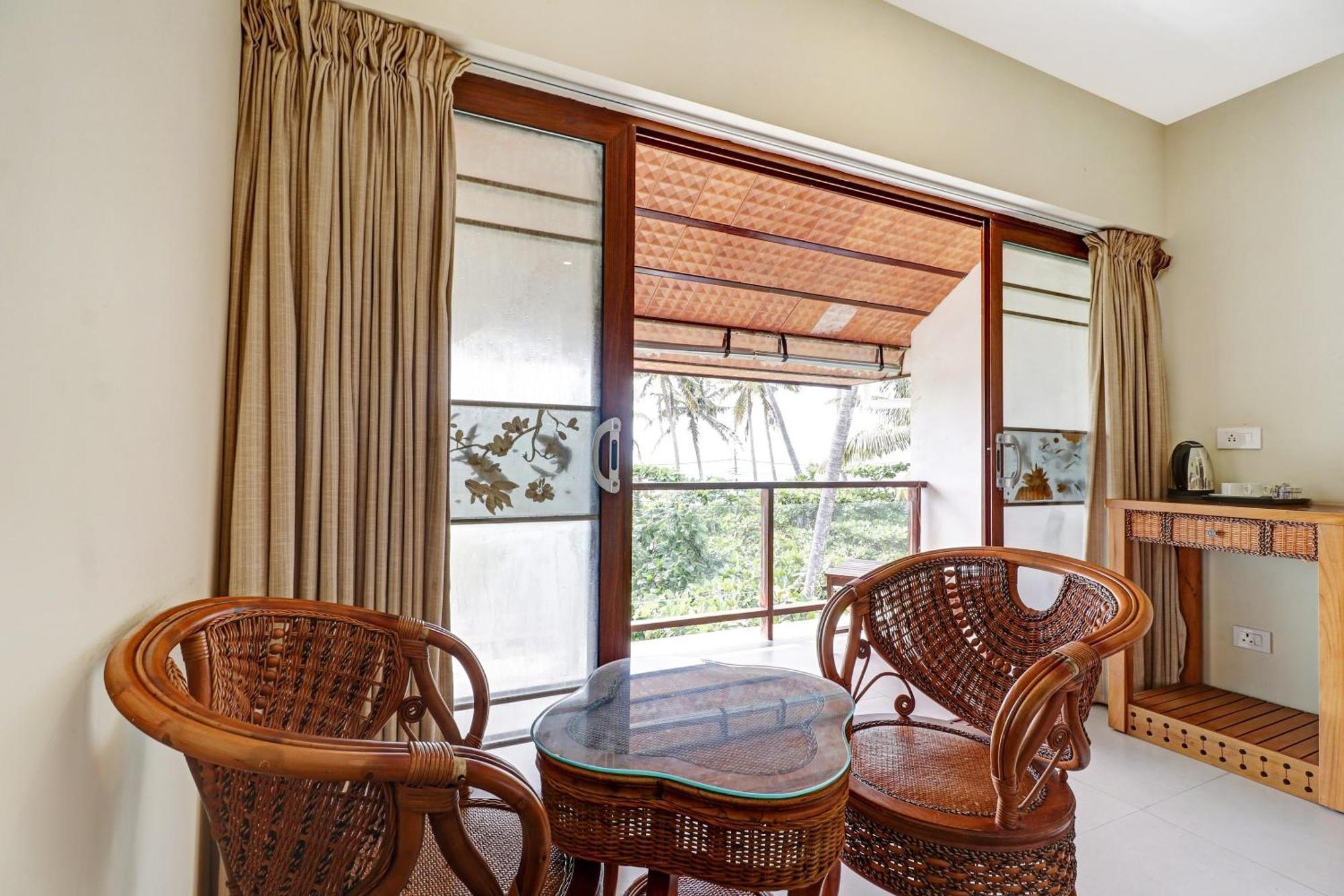 Townhouse Oak Edassery'S Sealine Villa Stay Kochi Exterior photo
