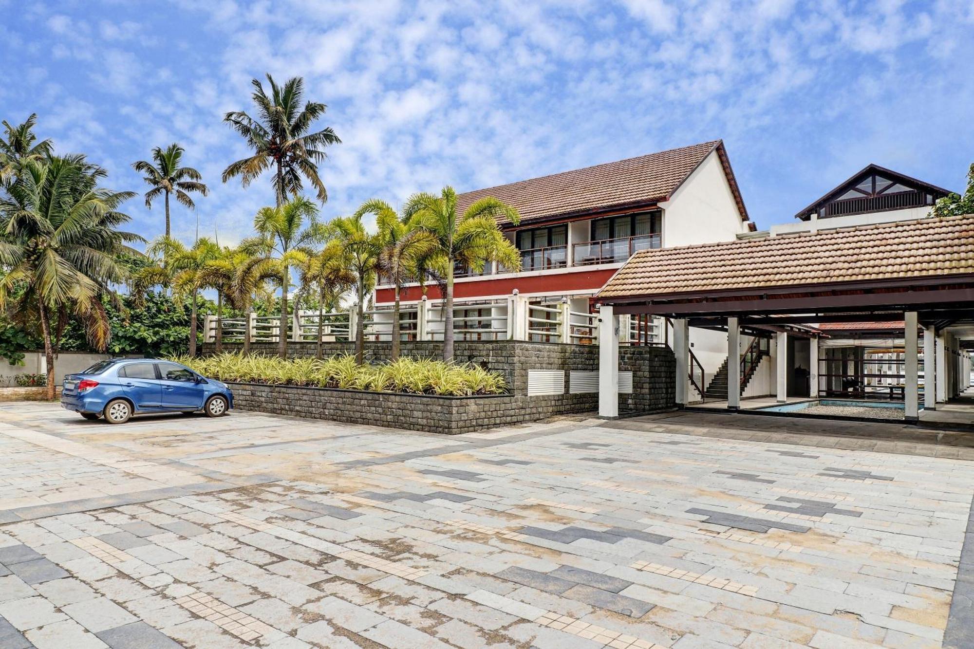 Townhouse Oak Edassery'S Sealine Villa Stay Kochi Exterior photo