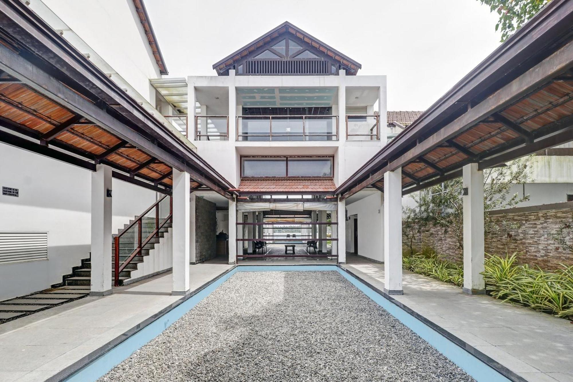 Townhouse Oak Edassery'S Sealine Villa Stay Kochi Exterior photo