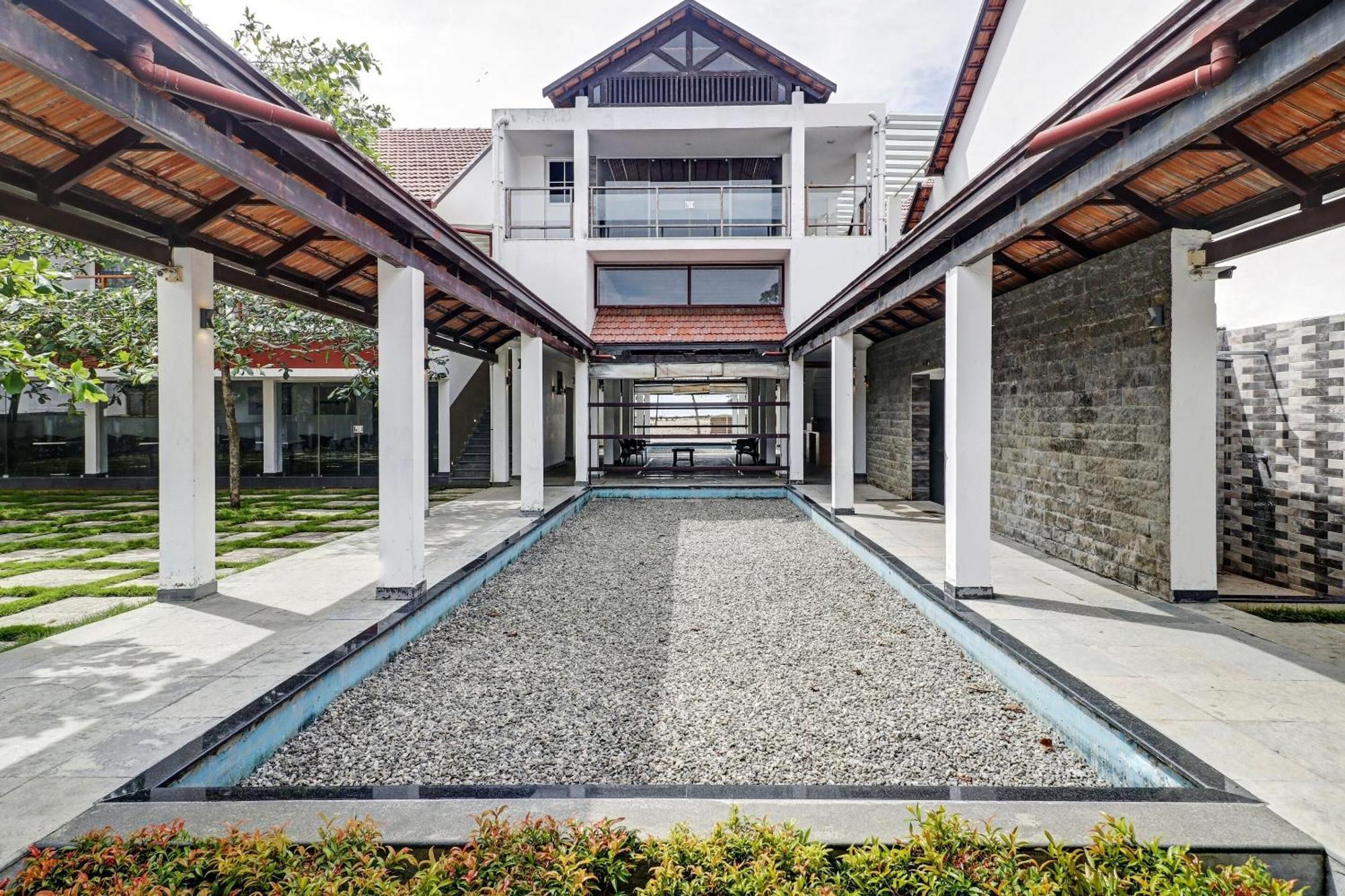 Townhouse Oak Edassery'S Sealine Villa Stay Kochi Exterior photo