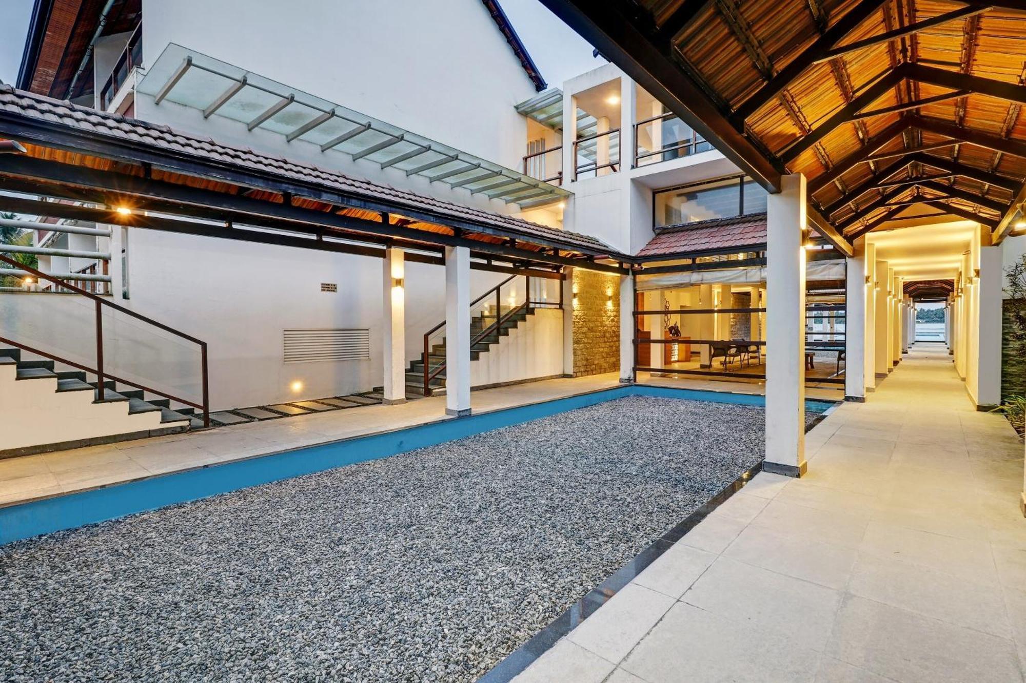 Townhouse Oak Edassery'S Sealine Villa Stay Kochi Exterior photo