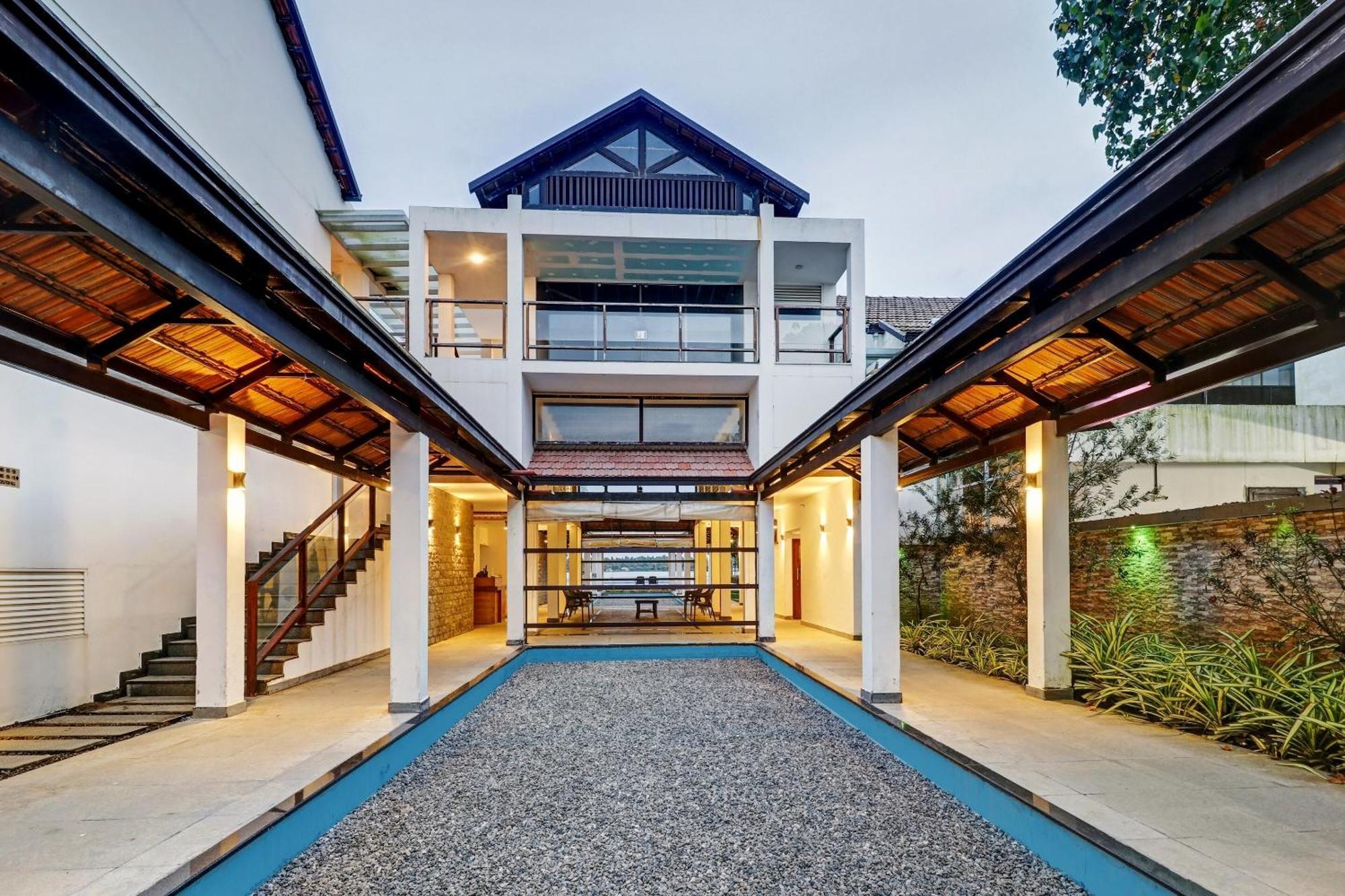 Townhouse Oak Edassery'S Sealine Villa Stay Kochi Exterior photo