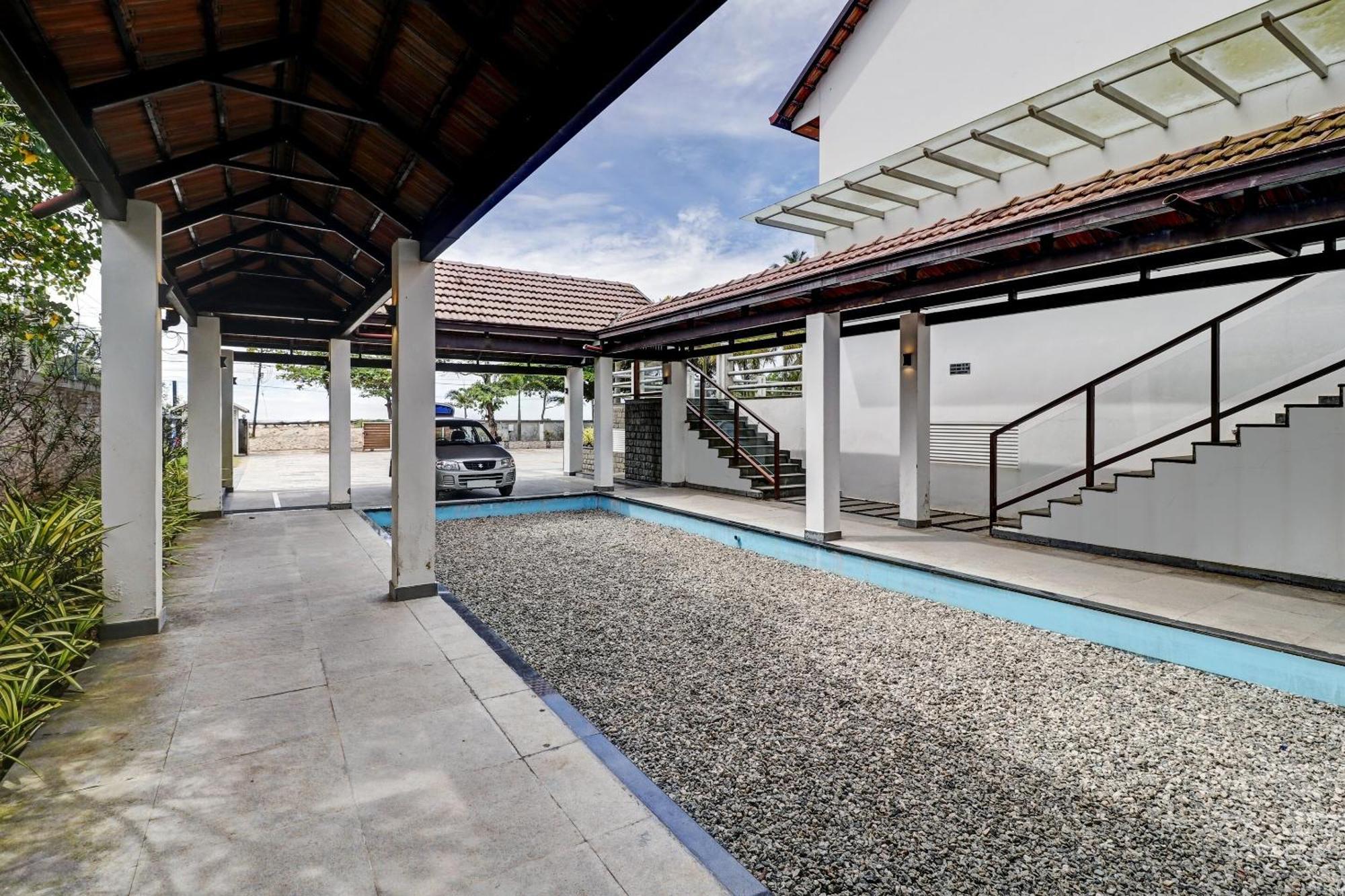 Townhouse Oak Edassery'S Sealine Villa Stay Kochi Exterior photo
