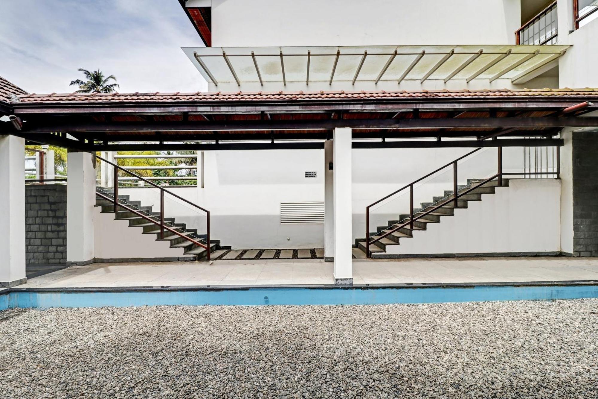 Townhouse Oak Edassery'S Sealine Villa Stay Kochi Exterior photo