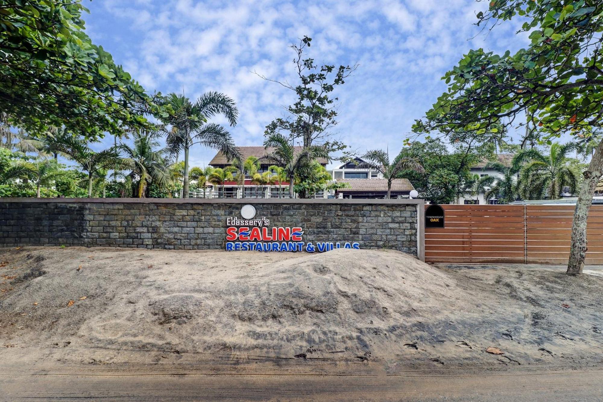 Townhouse Oak Edassery'S Sealine Villa Stay Kochi Exterior photo
